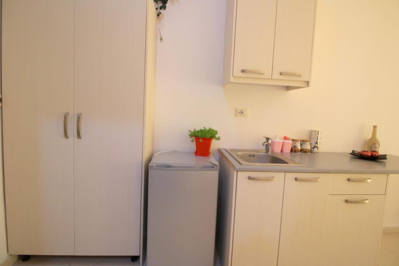 Mona'S Apartments 1 Σαράντα Εξωτερικό φωτογραφία